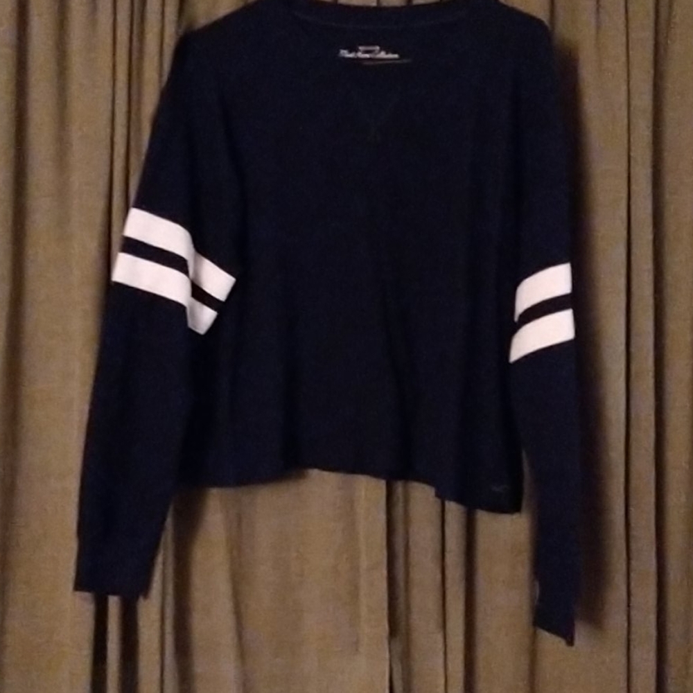 Blue and white crop top long sleeve